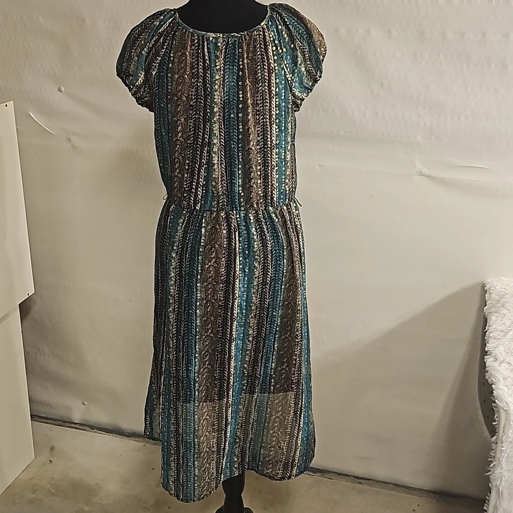 NWT Maurices short sleeve high low lined multi color dress size medium